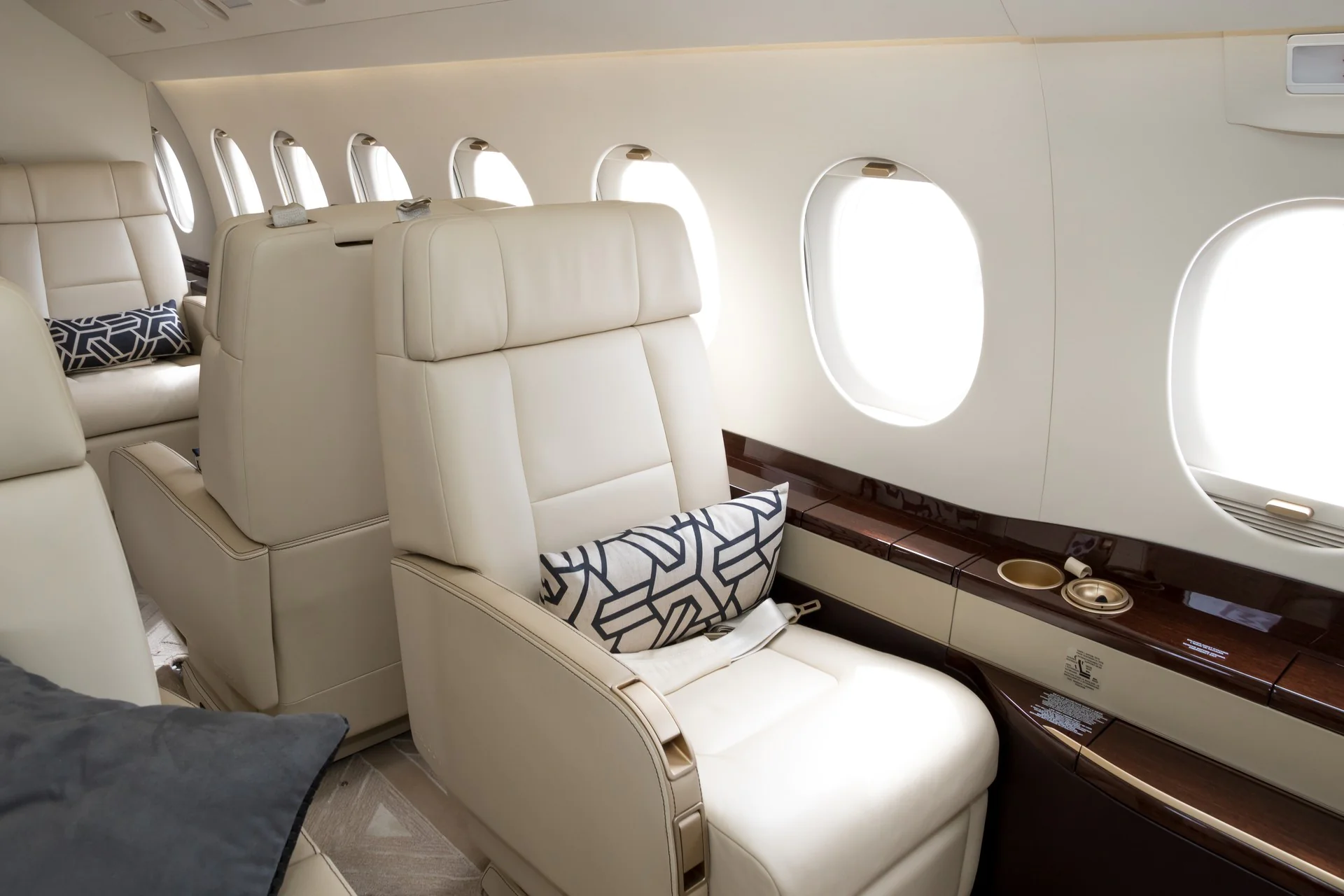 Falcon 2000DX Interior