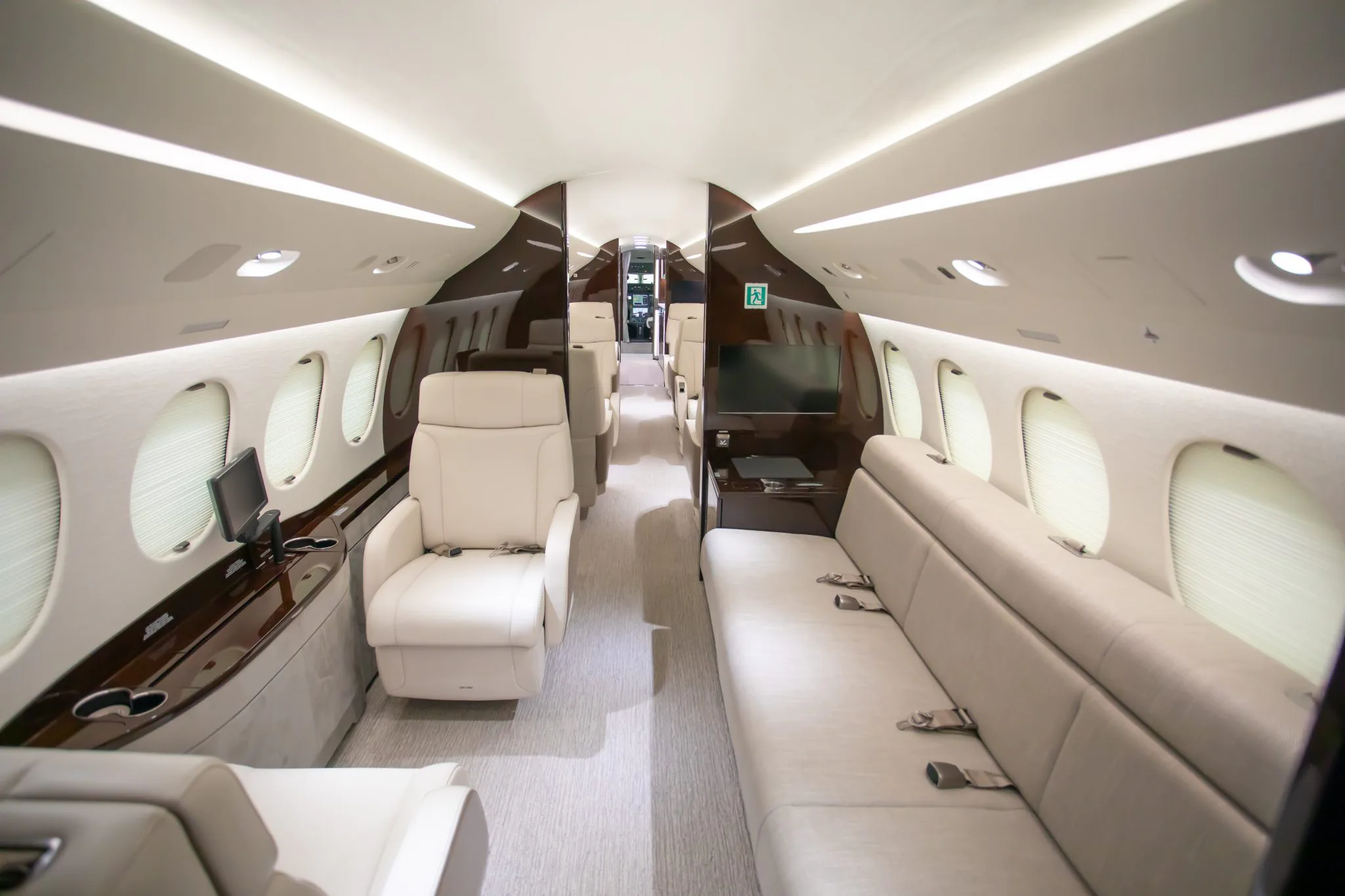 Falcon 2000LX Interior