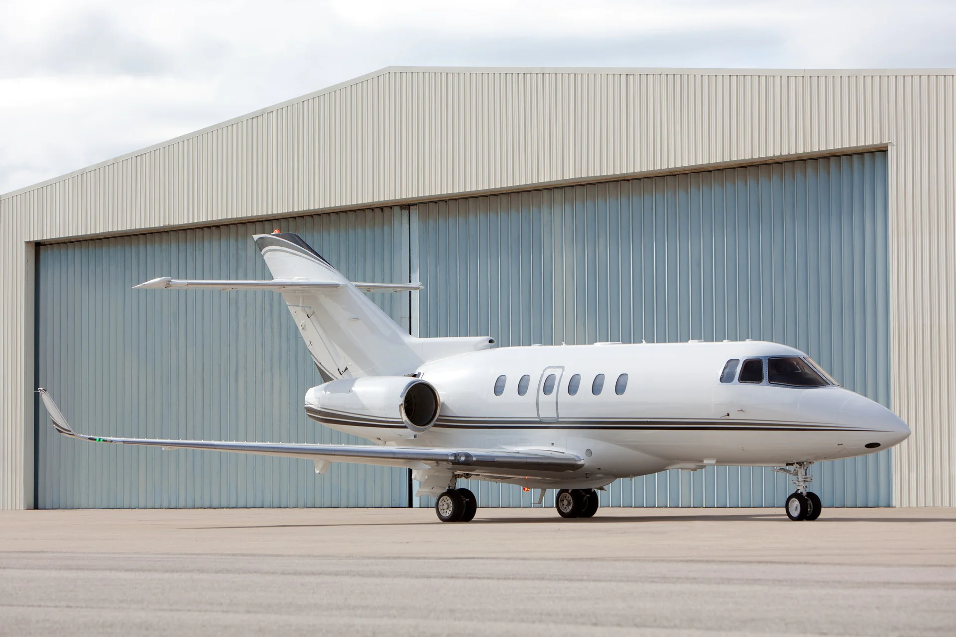 Hawker 800XPI Charter