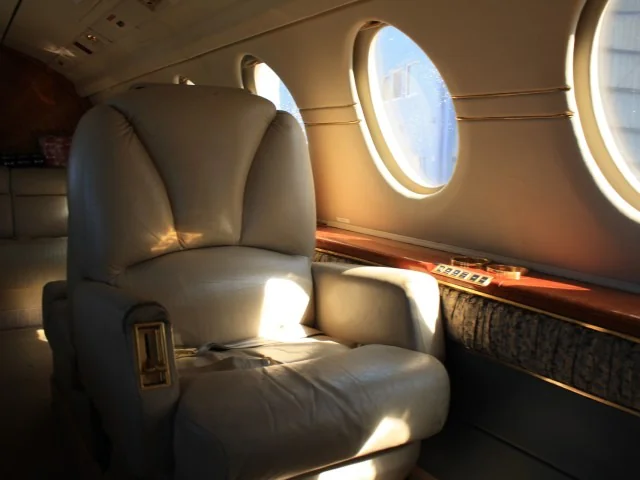 Interior-Falcon-50