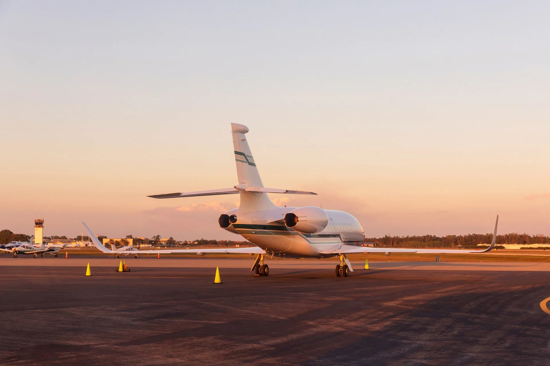 Private Jet Charter Dassault Falcon 20